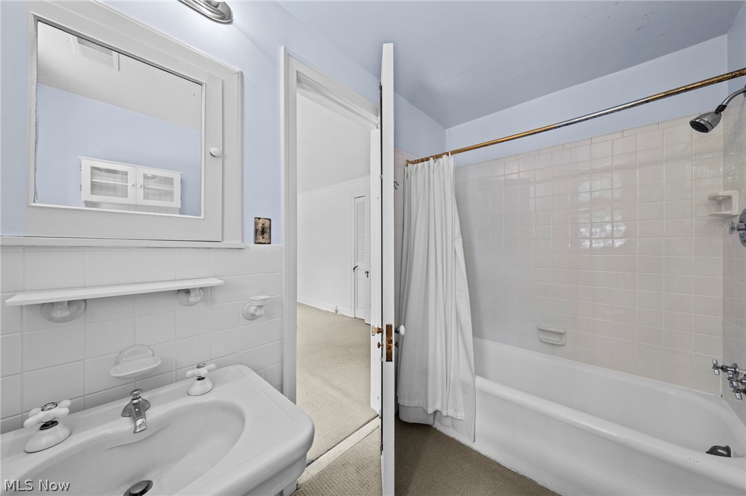 2341 Roxboro Road Cleveland Heights OH 44106