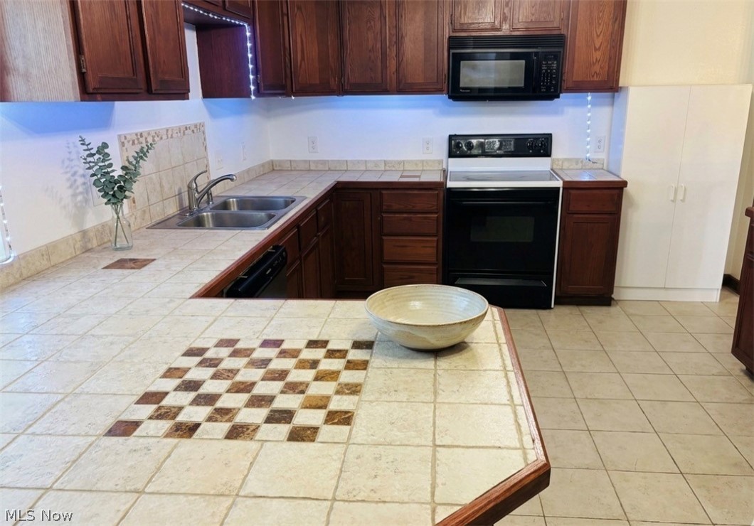 1614 E 49th Street Ashtabula OH 44004