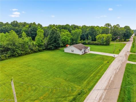 11602 Jennings Road NE Alliance OH 44601