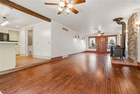 11602 Jennings Road NE Alliance OH 44601