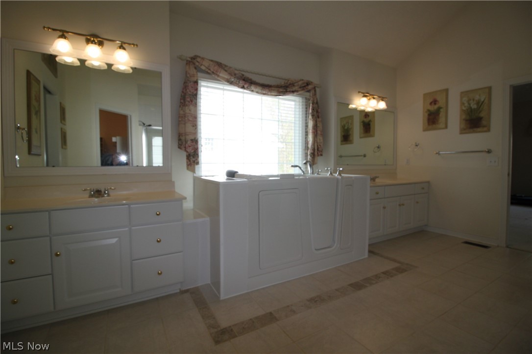7960 Bainbrook Drive Chagrin Falls OH 44023
