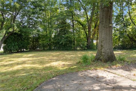 275 N Revere Road Akron OH 44333