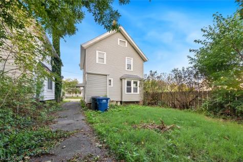 1429 Graber Drive Lakewood OH 44107