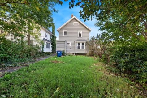 1429 Graber Drive Lakewood OH 44107