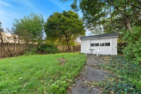 1429 Graber Drive Lakewood OH 44107