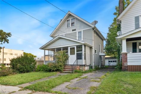 1429 Graber Drive Lakewood OH 44107