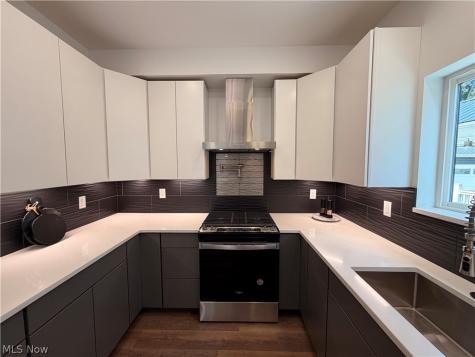 1872 W 57th Street Cleveland OH 44102