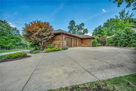 3909 Weymouth Woods Drive Medina OH 44256