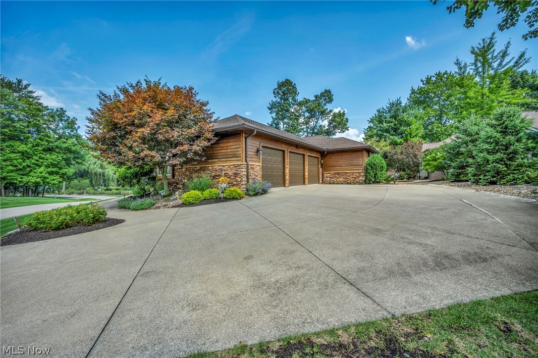 3909 Weymouth Woods Drive Medina OH 44256