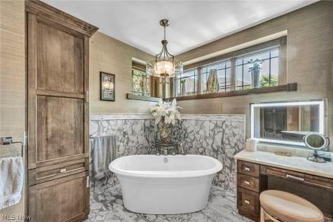 3909 Weymouth Woods Drive Medina OH 44256