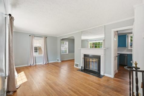 1379 Winston Road South Euclid OH 44121