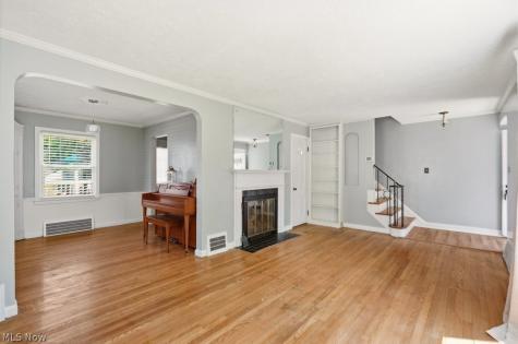 1379 Winston Road South Euclid OH 44121