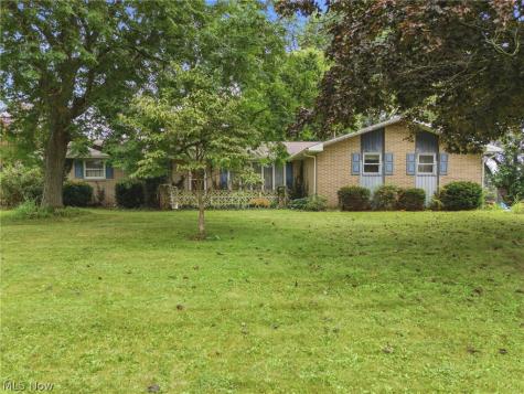 5266 Glenhaven Avenue Louisville OH 44641