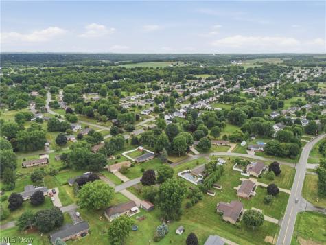 5266 Glenhaven Avenue Louisville OH 44641