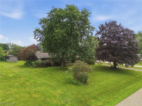 5266 Glenhaven Avenue Louisville OH 44641