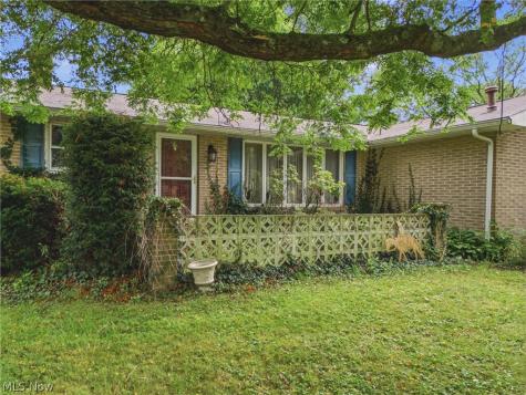 5266 Glenhaven Avenue Louisville OH 44641