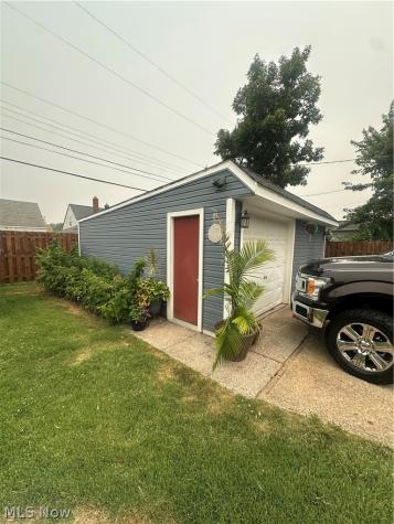 5502 Renwood Drive Parma OH 44129