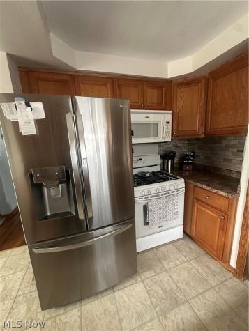 5502 Renwood Drive Parma OH 44129