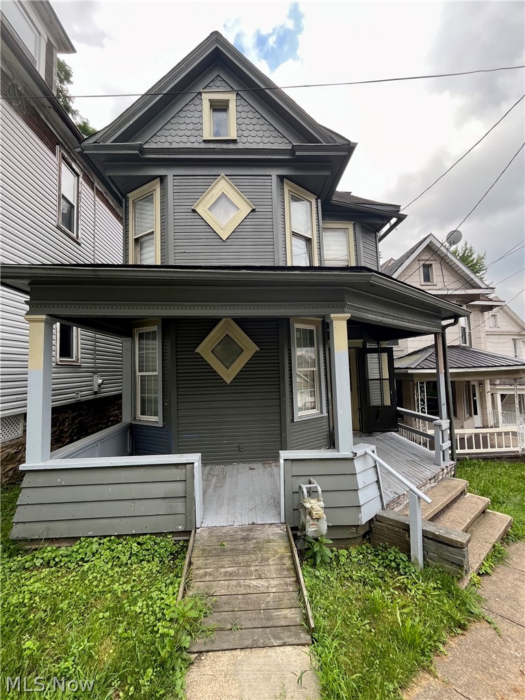 716 Minerva Street East Liverpool OH 43920