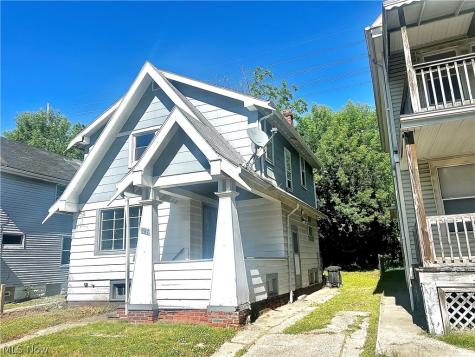 987 E 131st Street Cleveland OH 44108