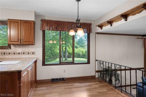 14826 Stone Creek Oval Strongsville OH 44149