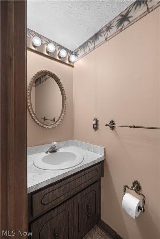 14826 Stone Creek Oval Strongsville OH 44149