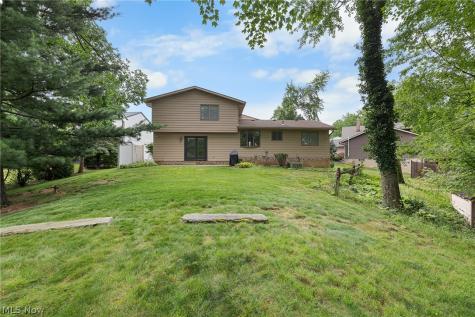 14826 Stone Creek Oval Strongsville OH 44149