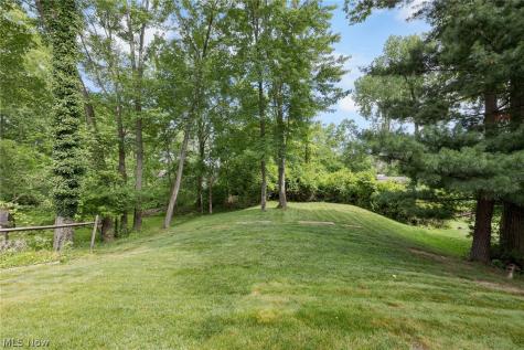 14826 Stone Creek Oval Strongsville OH 44149