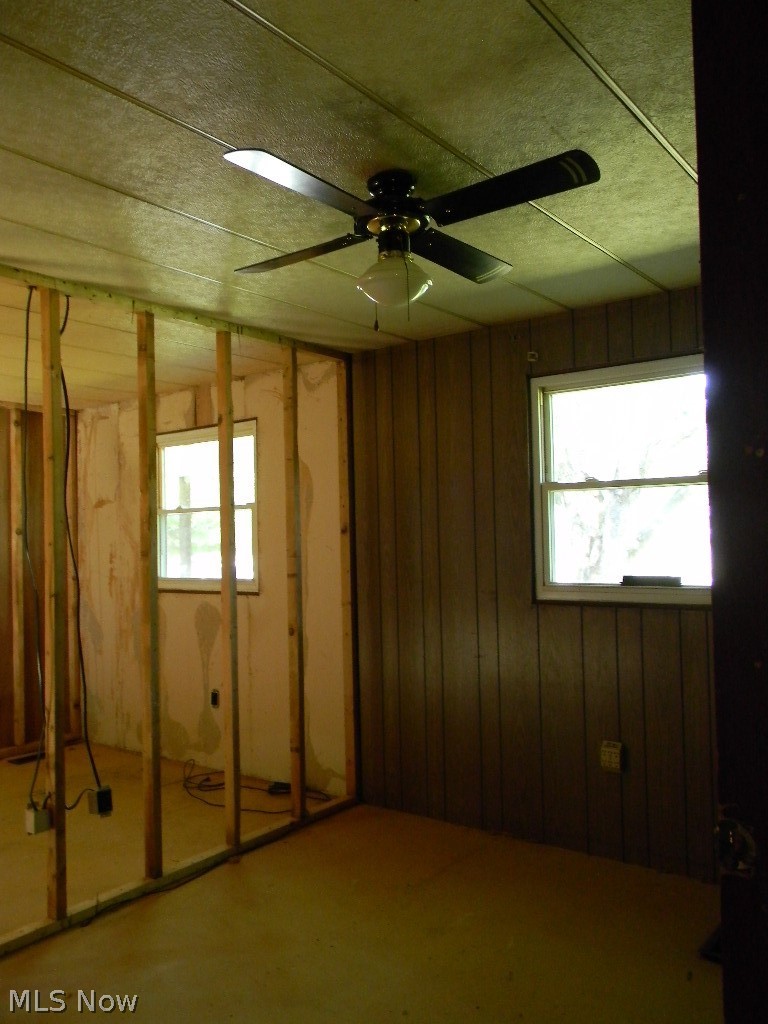 6295 Love Warner Road Cortland OH 44410