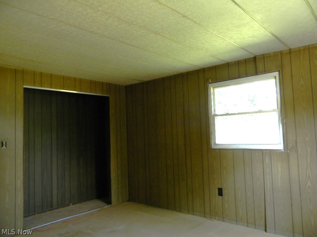 6295 Love Warner Road Cortland OH 44410