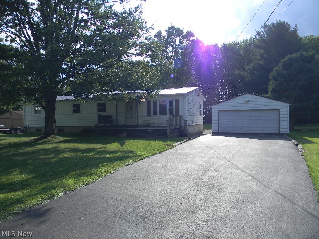 6295 Love Warner Road Cortland OH 44410