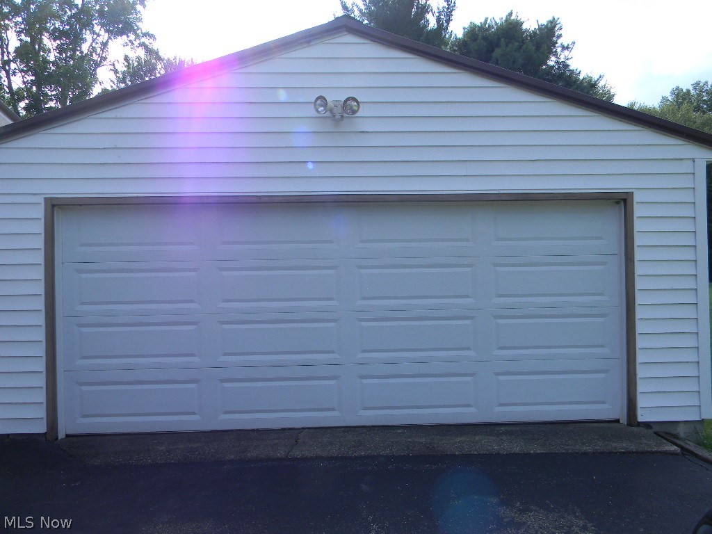 6295 Love Warner Road Cortland OH 44410