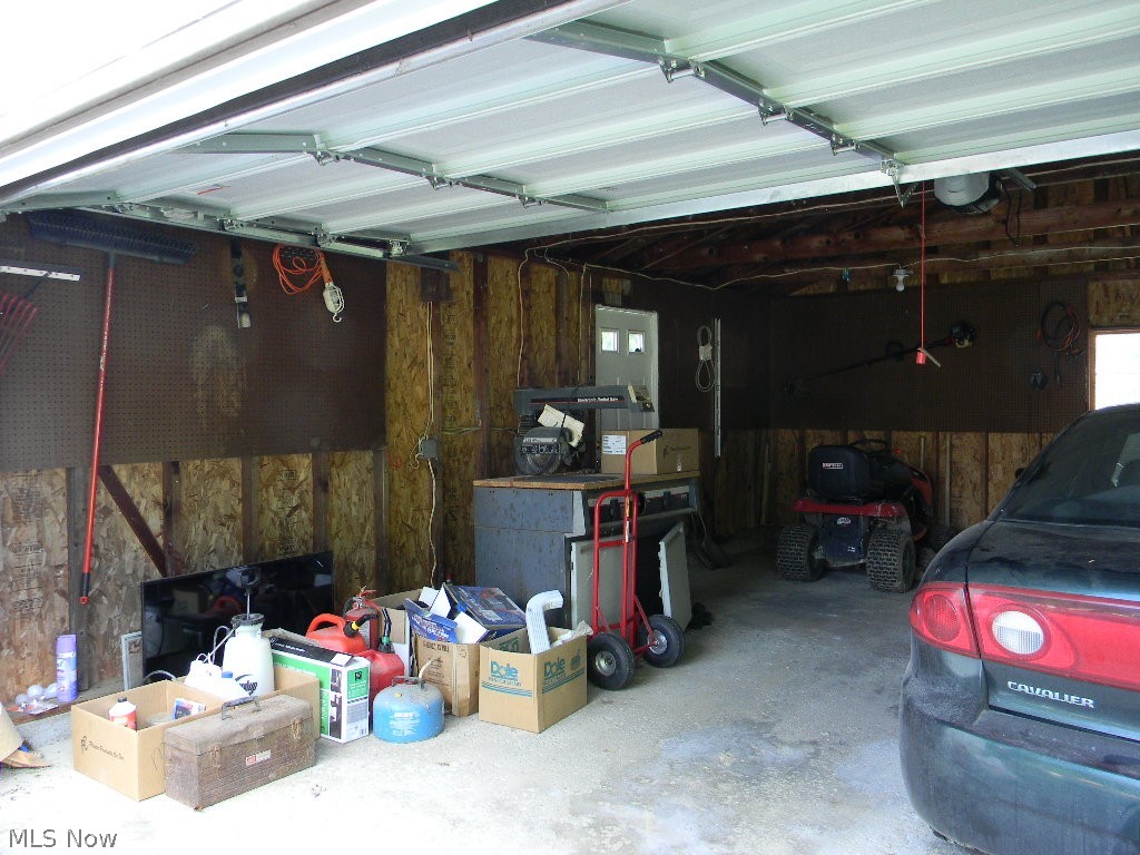6295 Love Warner Road Cortland OH 44410