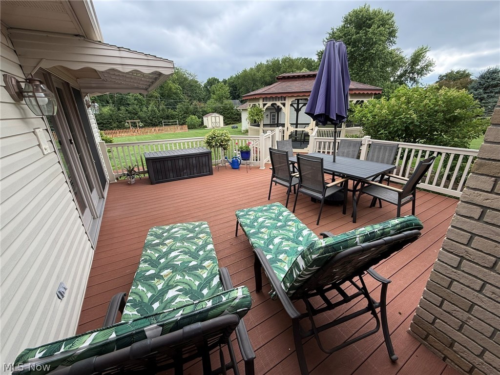 256 Clarence Drive SE New Philadelphia OH 44663