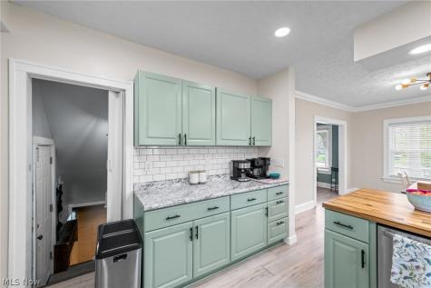 2195 Arthur Avenue Lakewood OH 44107