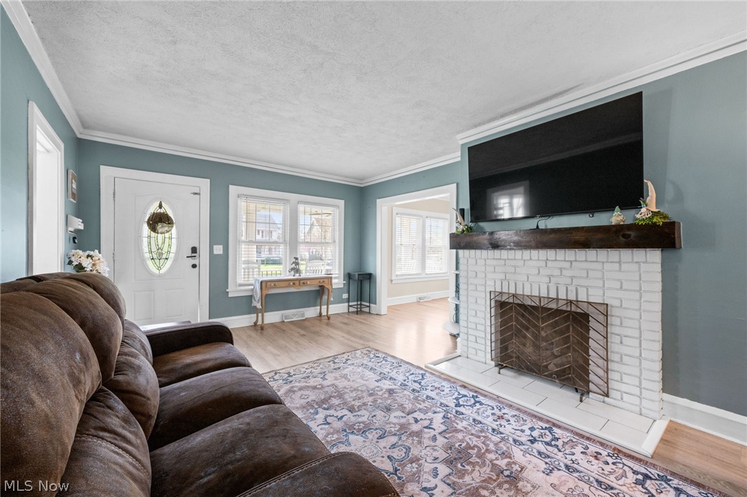2195 Arthur Avenue Lakewood OH 44107