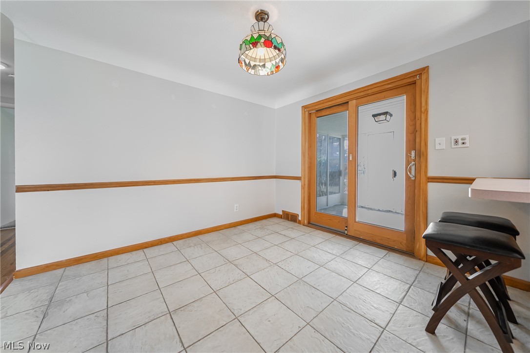 23614 Cedar Road Beachwood OH 44122