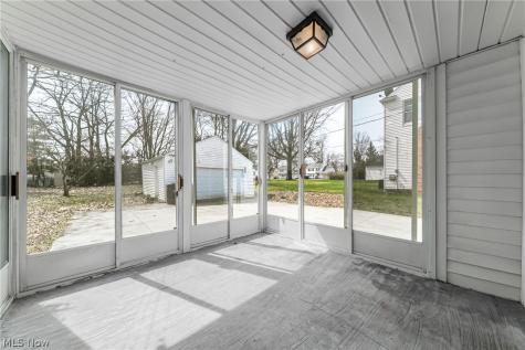 23614 Cedar Road Beachwood OH 44122