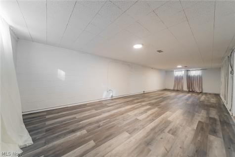 23614 Cedar Road Beachwood OH 44122
