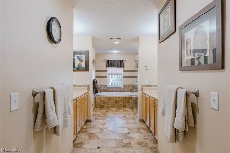 9185 Stonebriar Lane North Ridgeville OH 44039