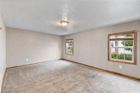 3213 Regent Avenue NE Canton OH 44705