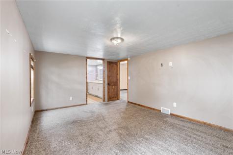 3213 Regent Avenue NE Canton OH 44705