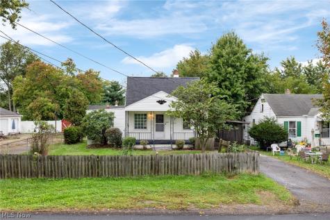 3213 Regent Avenue NE Canton OH 44705