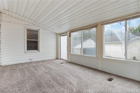 3213 Regent Avenue NE Canton OH 44705