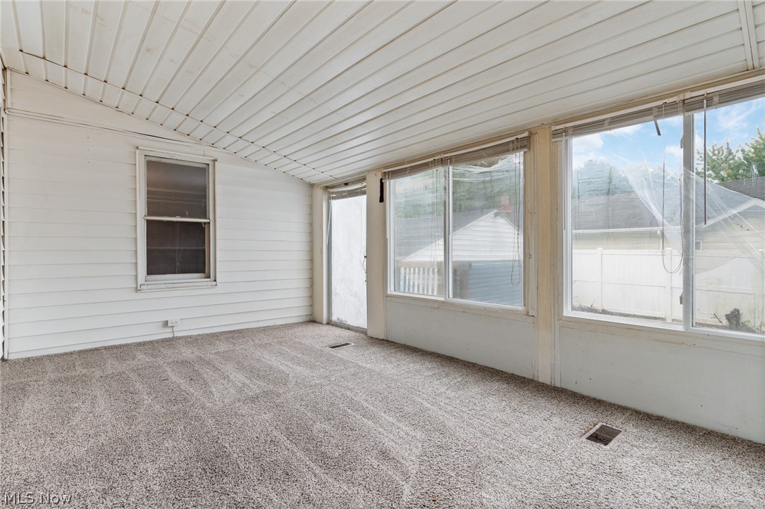 3213 Regent Avenue NE Canton OH 44705
