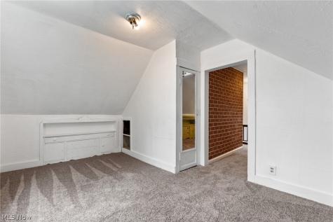 3213 Regent Avenue NE Canton OH 44705