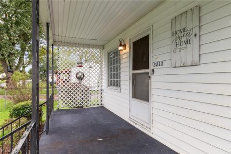 3213 Regent Avenue NE Canton OH 44705