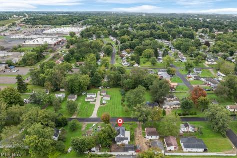 3213 Regent Avenue NE Canton OH 44705