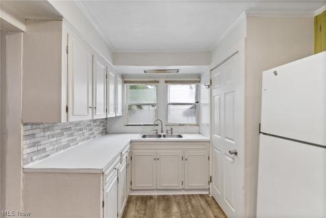 3213 Regent Avenue NE Canton OH 44705
