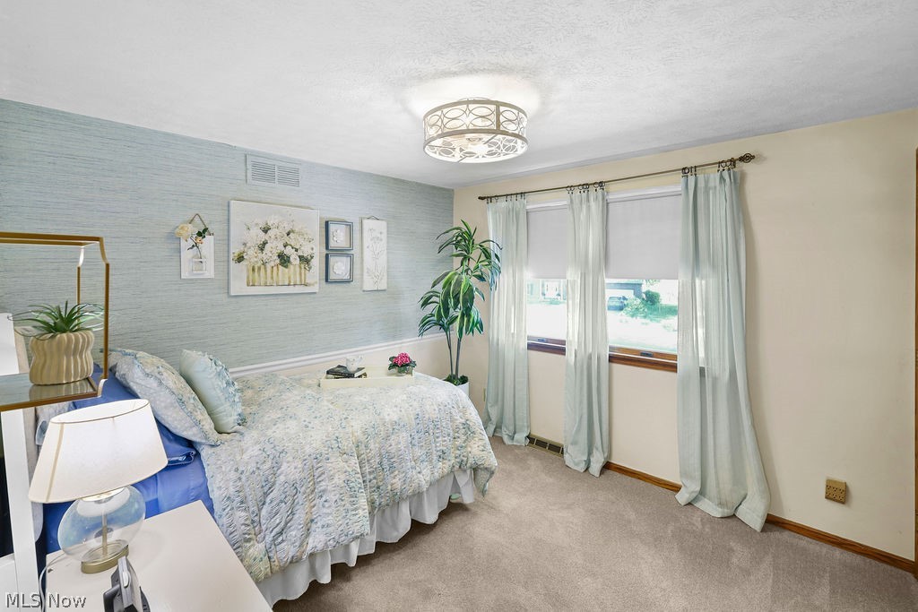 2438 Lyndon Drive Green OH 44685